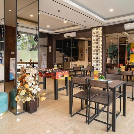 Sans Hotel Kupang Indah Surabaya By Reddoorz Zewnętrze zdjęcie