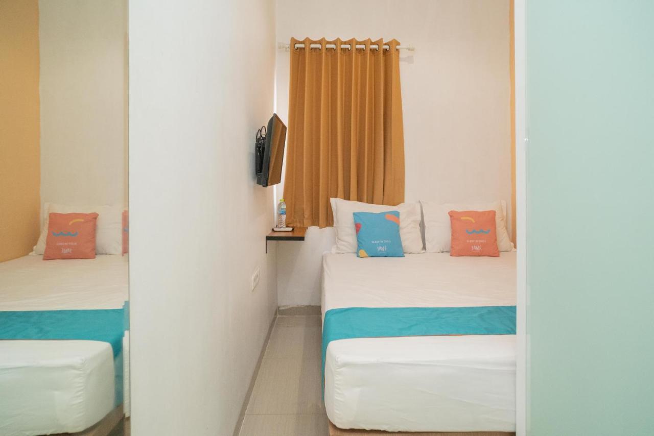 Sans Hotel Kupang Indah Surabaya By Reddoorz Zewnętrze zdjęcie