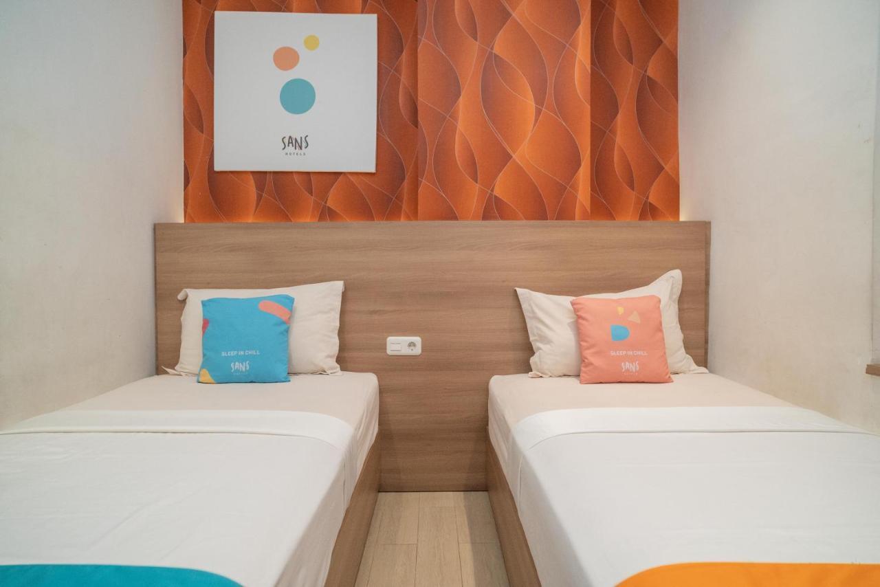 Sans Hotel Kupang Indah Surabaya By Reddoorz Zewnętrze zdjęcie