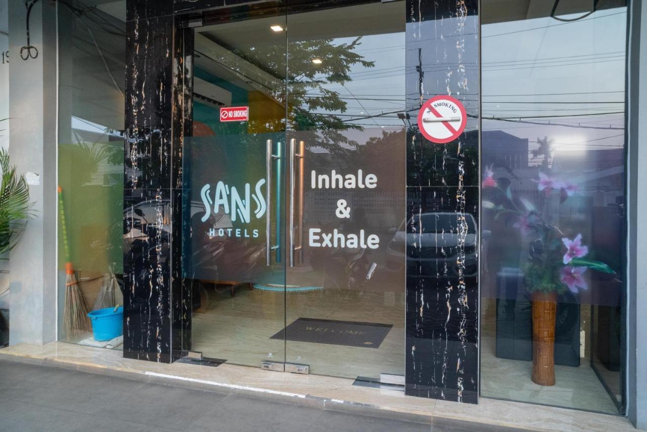 Sans Hotel Kupang Indah Surabaya By Reddoorz Zewnętrze zdjęcie