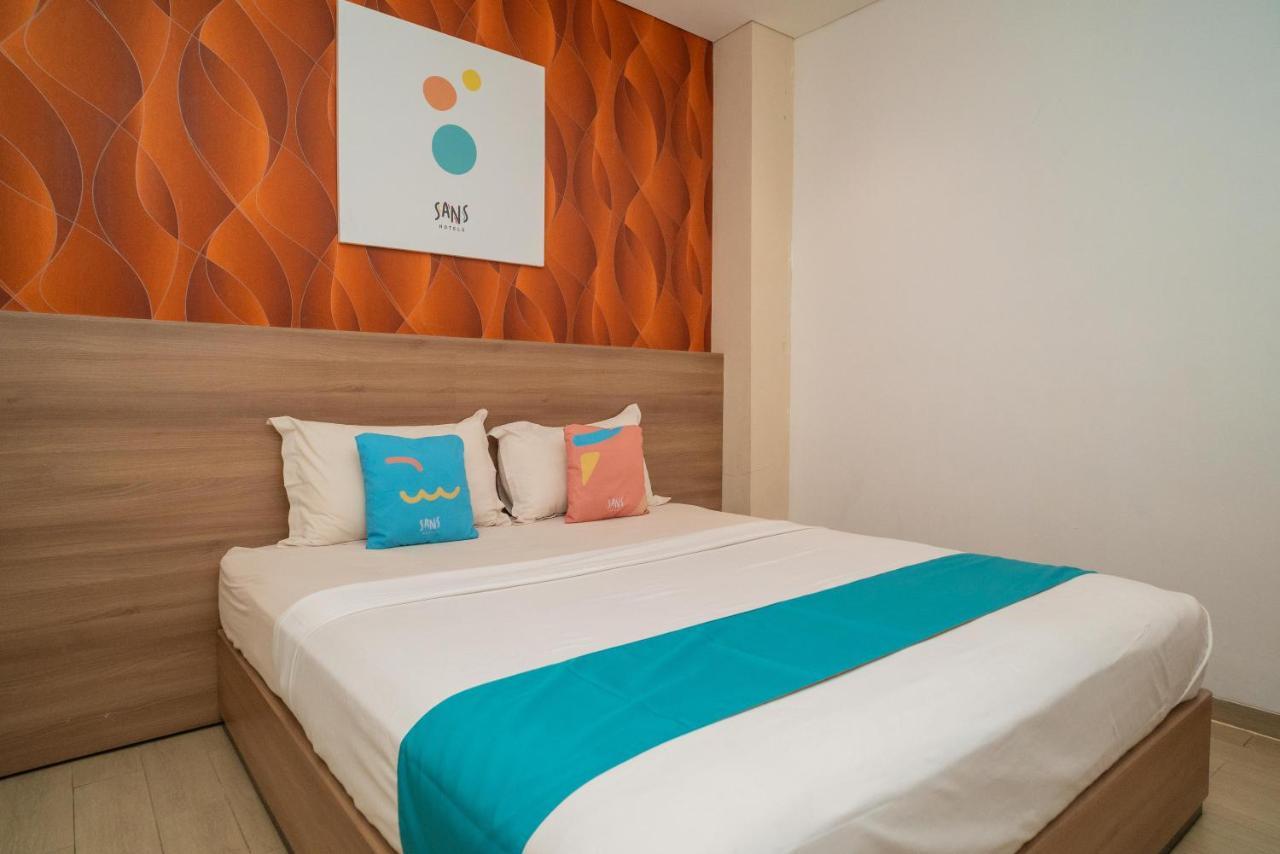 Sans Hotel Kupang Indah Surabaya By Reddoorz Zewnętrze zdjęcie