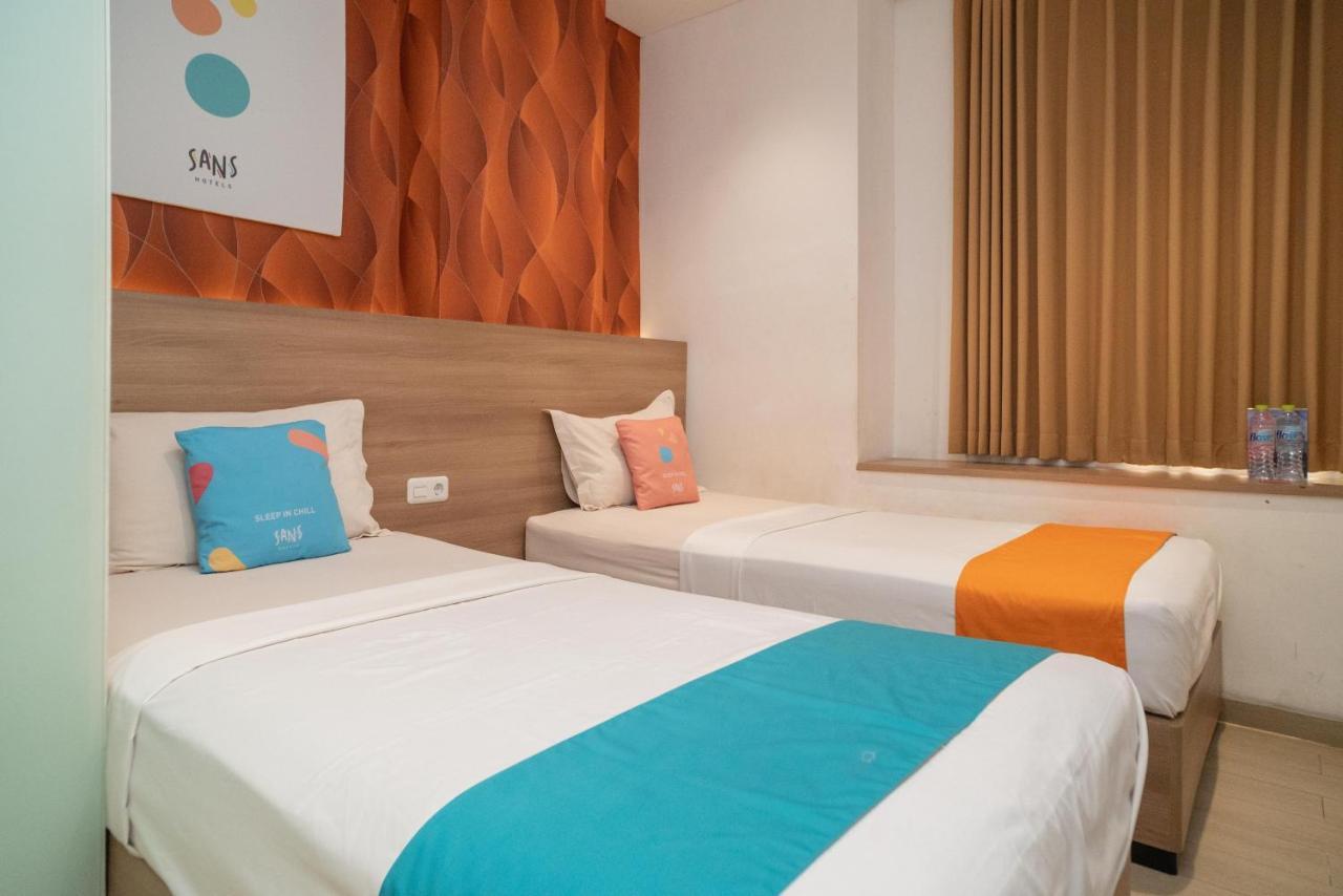 Sans Hotel Kupang Indah Surabaya By Reddoorz Zewnętrze zdjęcie