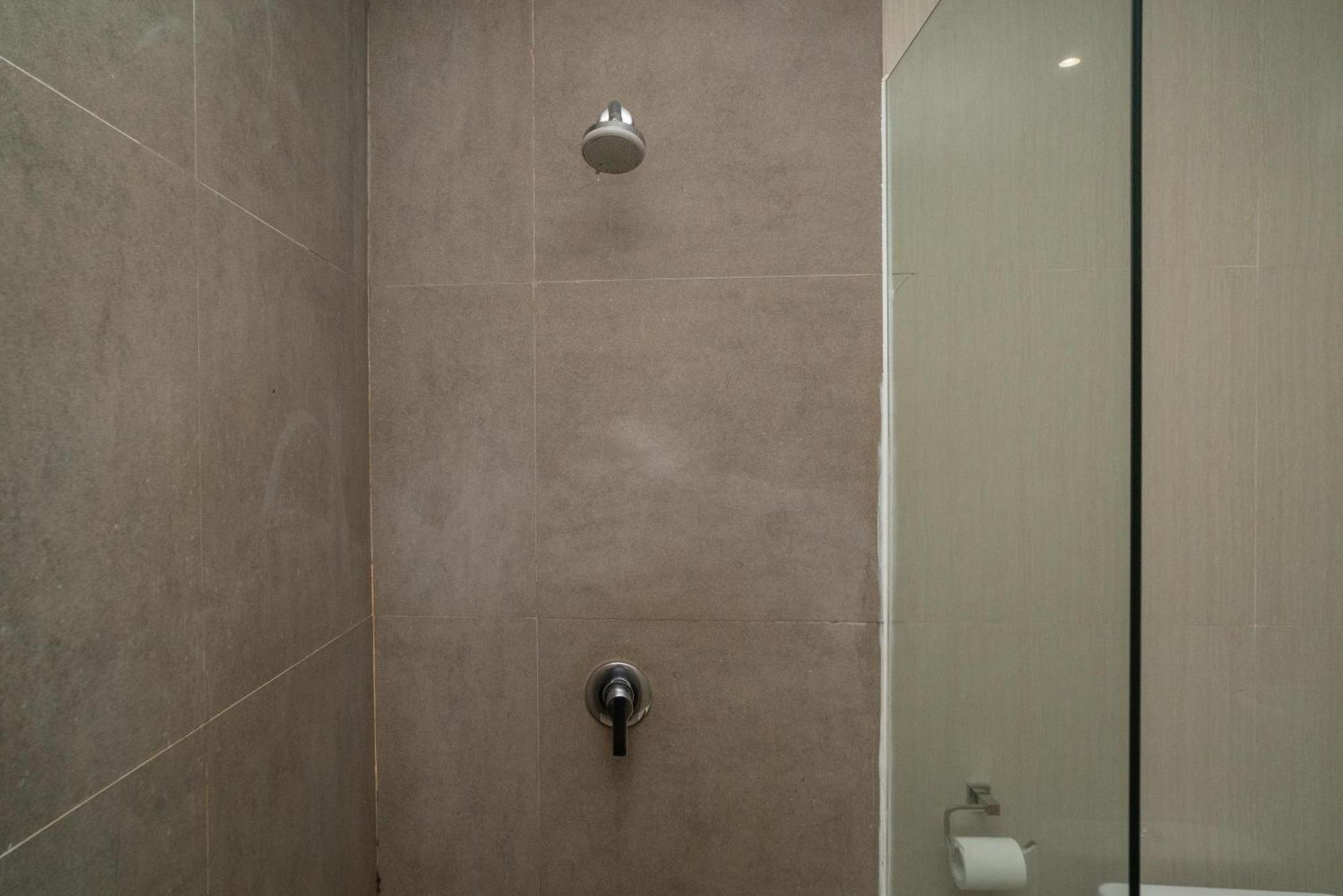 Sans Hotel Kupang Indah Surabaya By Reddoorz Zewnętrze zdjęcie